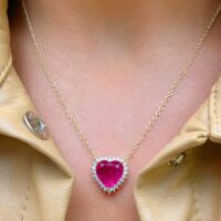 Colar cristal turmalina rosa fusion coração  em banho ouro 18k.
