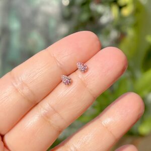 Brinco gotinha cravejada com zircônias rosa banho ouro 18k. - Imagem 3