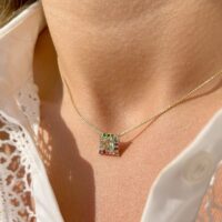 Colar cristal ametista verde cravejado cm zircônias coloridas em banho ouro 18k.