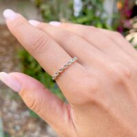 Anel gotas cristal topázio azul em banho ouro 18k.