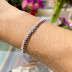 Pulseira riviera três pontas em ródio prata.