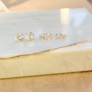 Trio de brincos ponto de luz zircônias brancas em banho ouro 18k. - Imagem 4