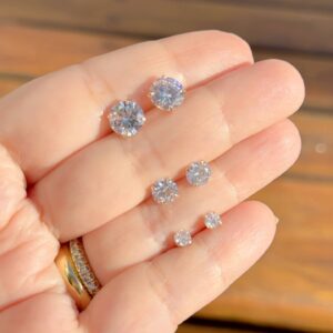 Trio de brincos ponto de luz zircônias brancas em banho ouro 18k. - Imagem 2