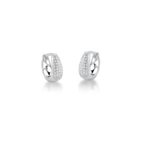 Argola oval cravejada com zircônias branca em ródio prata.