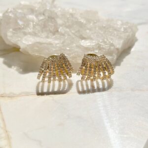 Brinco earcuff 8 linhas cravejado  em banho ouro 18k. - Imagem 4