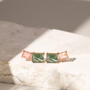 Brinco earcuff com dois cristais retangulares rutilados quartzo verde e morganita em banho ouro 18k. - Imagem 2