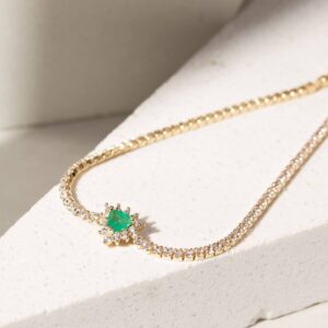 Pulseira cristal esmeralda e zircônias brancas trillon banho ouro 18k. - Imagem 3
