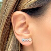 Brinco earcuff 3 corações cristal cravejado  banho ouro 18k.