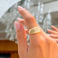 Anel Liso Abaulado em Banho de Ouro 18k.