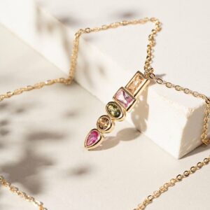 Colar cristal morganita, cristal turmalina rosa e cristal peridoto formas em  banho ouro 18k. - Imagem 2