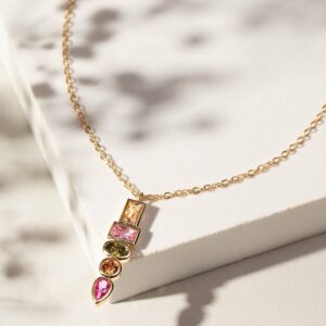 Colar cristal morganita, cristal turmalina rosa e cristal peridoto formas em  banho ouro 18k. - Imagem 4