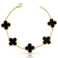 Pulseira trevos pretos em banho ouro 18k .