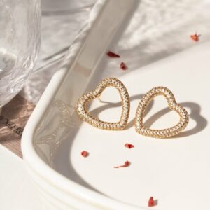 Conjunto Coração Vazado com Zircônias Champagne em  Banho de Ouro 18k. - Imagem 8