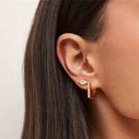 Brinco navete cristal em banho ouro 18k.