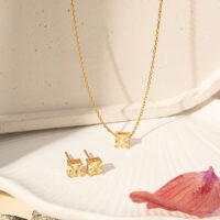 Conjunto Brinco e Colar Quadrado Cristal Light Yellow Banho de Ouro 18k.