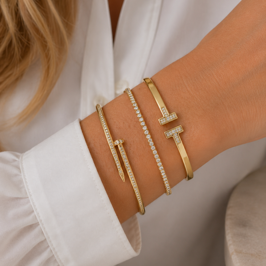 Bracelete prego cravejado com zircônias brancas banho ouro 18k. - Imagem 2