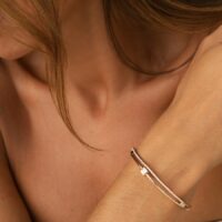 Bracelete Jolie Retângulos com Zircônias Brancas Banho de Ouro 18k.