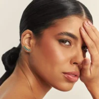 Brinco earcuff com cristais turmalina ródio prata.
